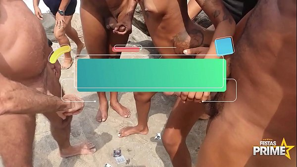 Videos de putarias com essa magrinha na praia