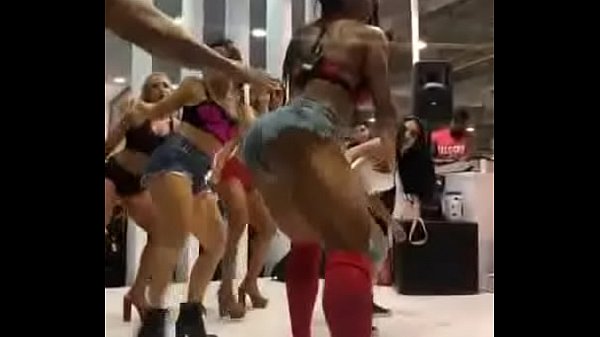 Pipokinha Sexo No Palco