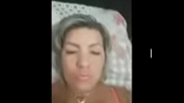 mulher nua dançando funk