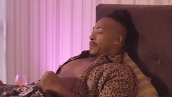 Pirocada violenta no cuzinho até a leitada jorrar