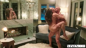 PornoDoido com safada morena dando o cu gostoso pra cacete na siririca